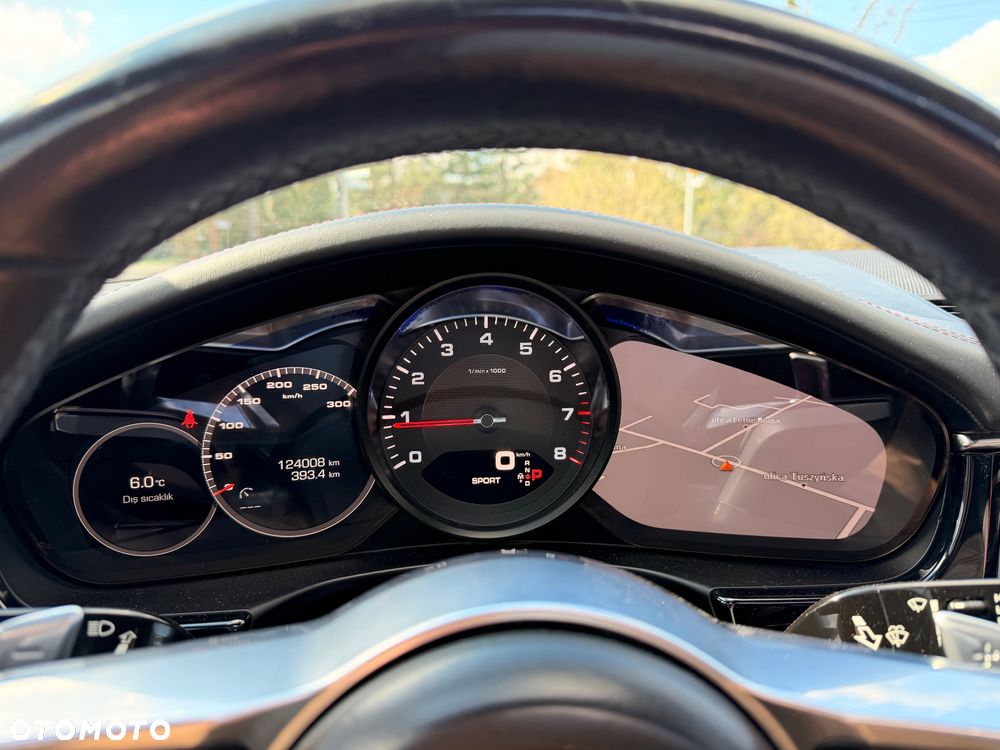 Porsche Panamera 4 - 19