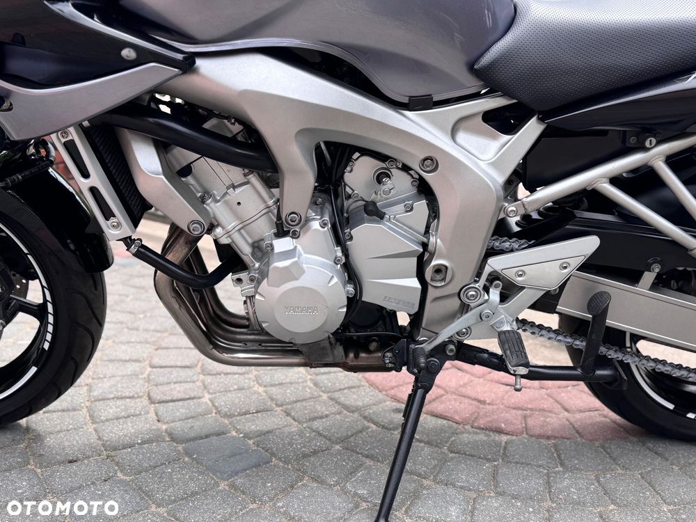 Yamaha FZ6 - 16