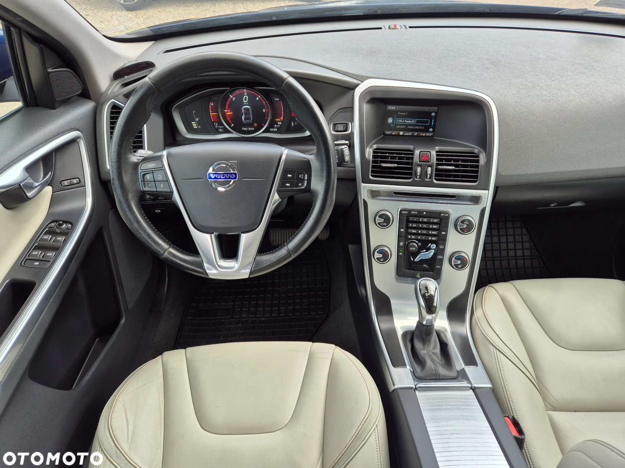 Volvo XC 60 D3 Drive-E Ocean Race - 17