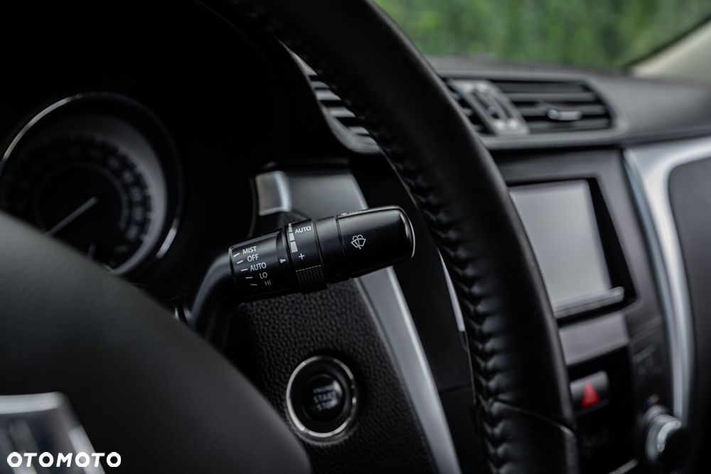 Suzuki Kizashi 2.4 4x4 CVT Sport - 36