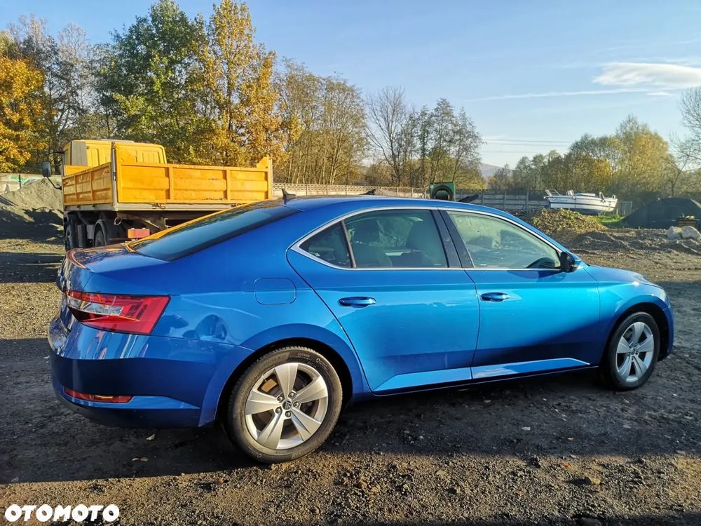 Skoda Superb 2.0 TDI DSG Ambition - 14