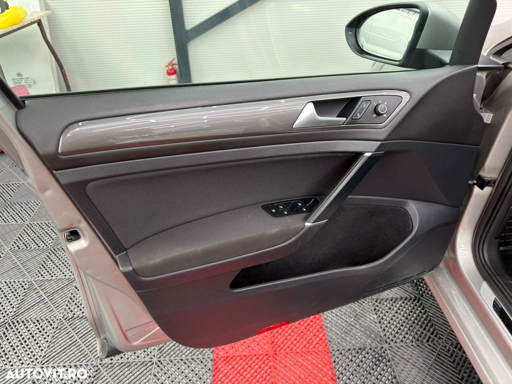 Volkswagen Golf 1.6 TDI SCR DSG Join - 10