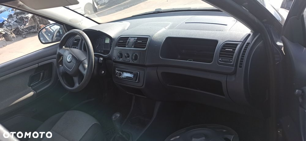 Skoda Fabia 2 II lift kod lakieru 4711 Silnik 1,2 6v ozn. CHFA skrzynia biegów  ozn. LNR części - 4