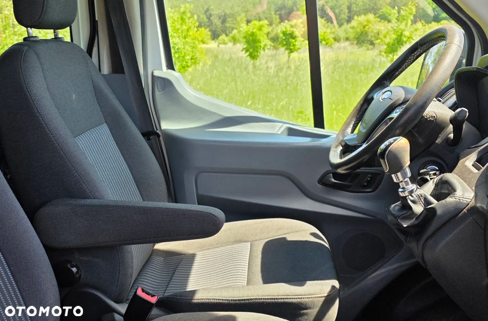 Ford Transit - 12