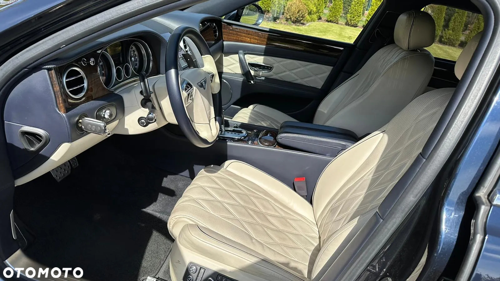 Bentley Flying Spur V8 - 20