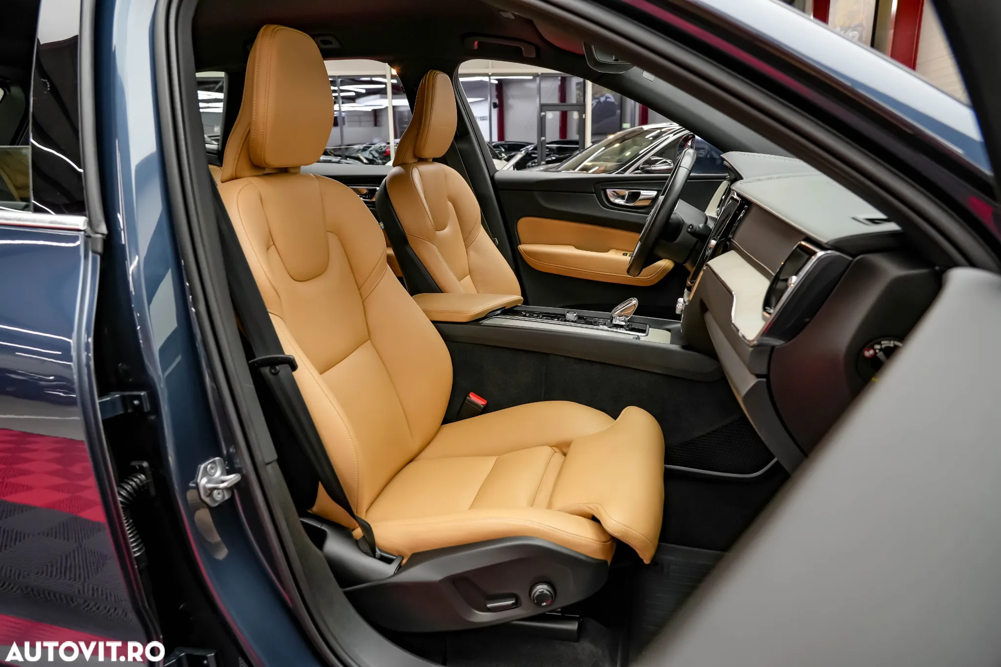 Volvo XC 60 B4 MHEV AT8 AWD Inscription - 8
