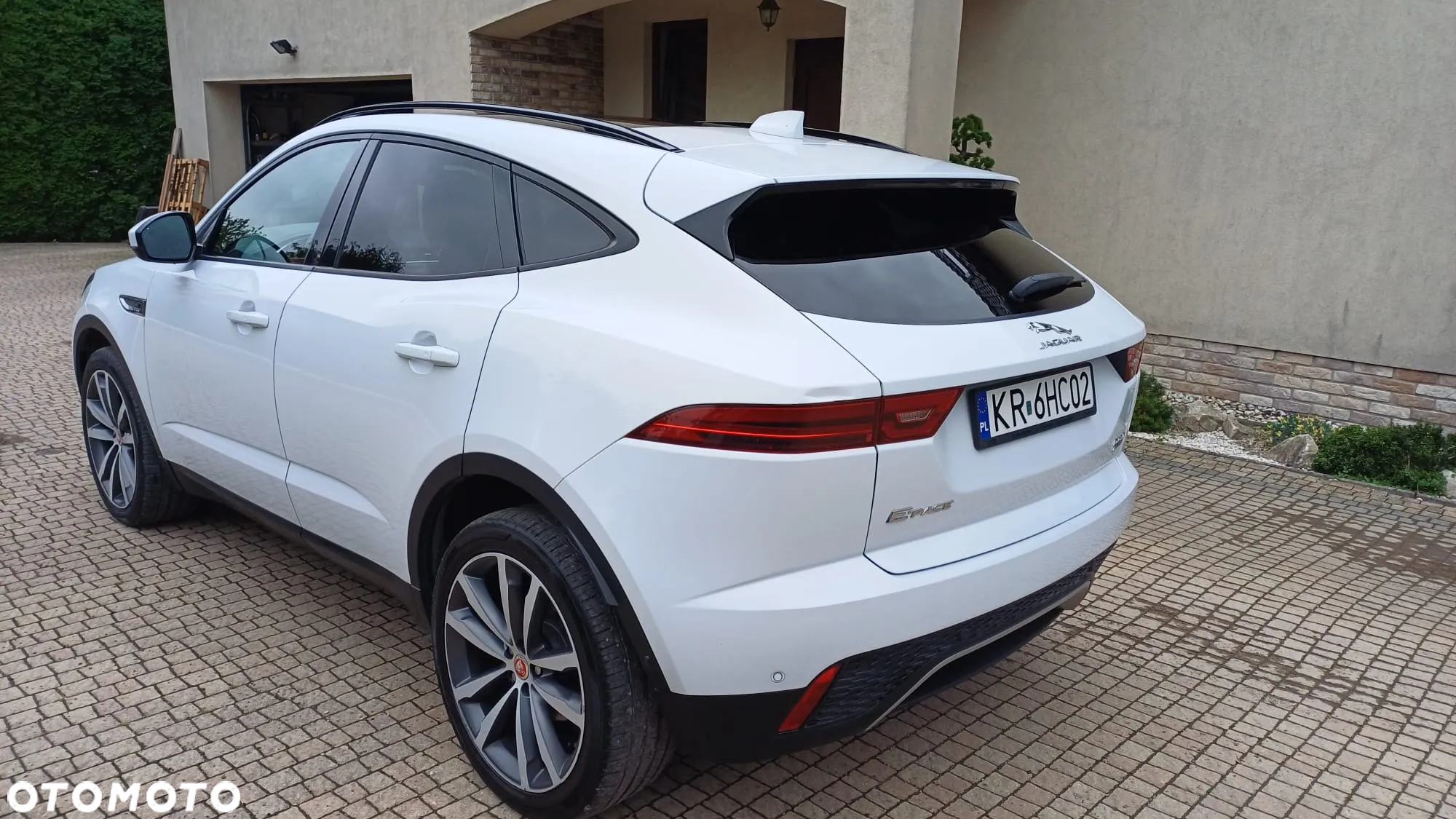 Jaguar E-Pace 2.0 i4D AWD SE - 16