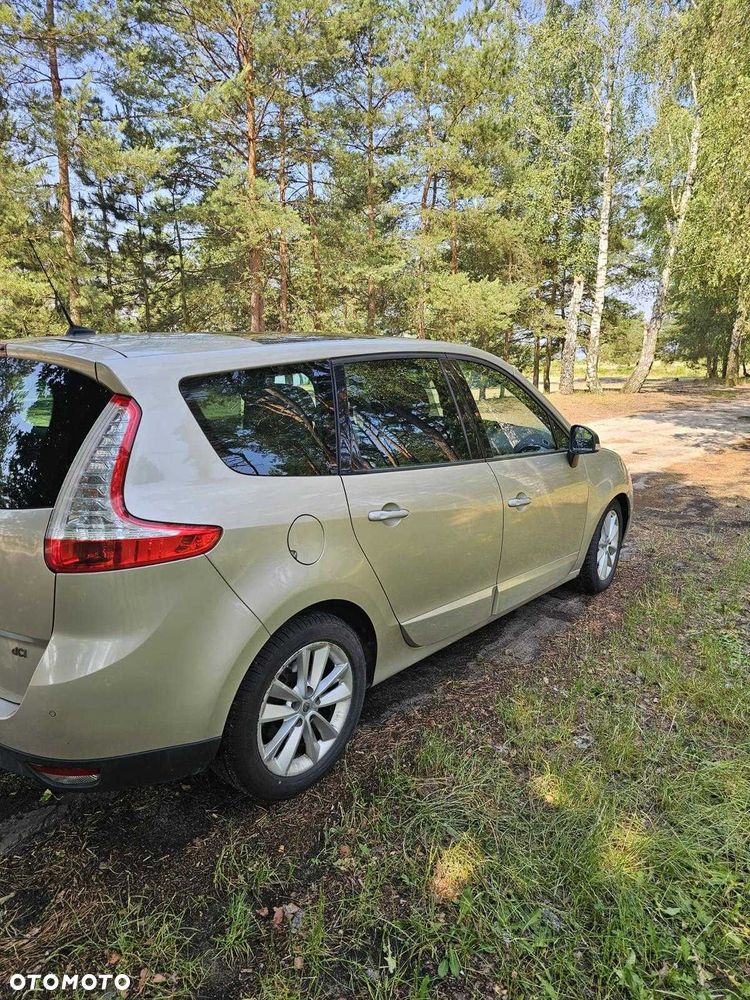 Renault Scenic - 1