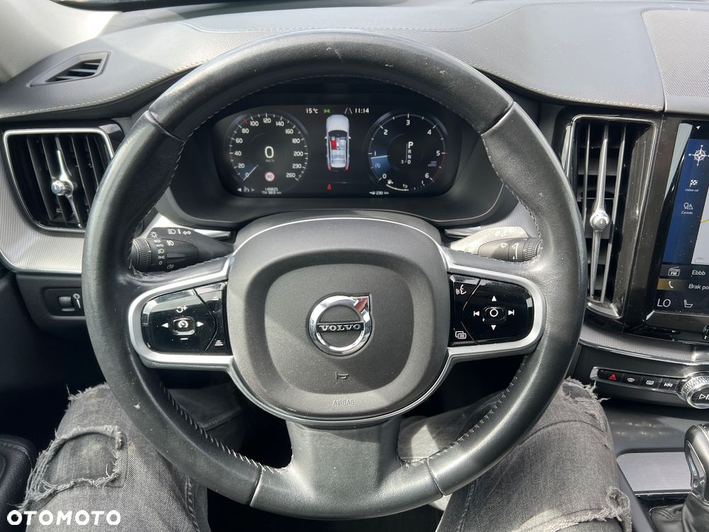 Volvo XC 60 D3 Drive-E R-Design Momentum - 30