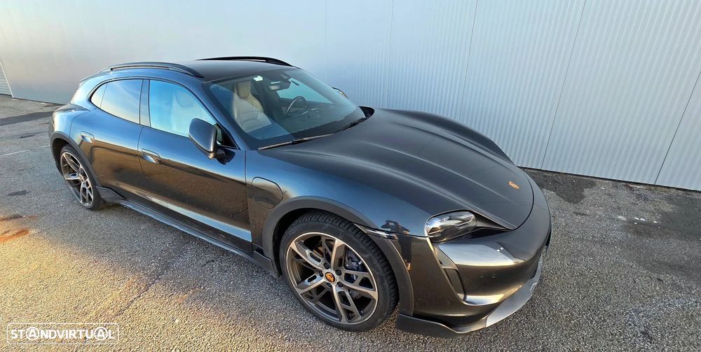 Porsche Taycan Cross Turismo 4 - 7