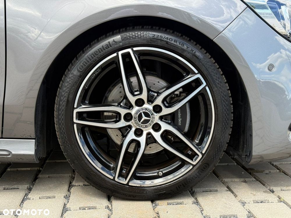 Mercedes-Benz CLA - 12