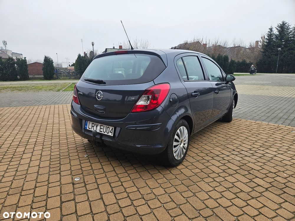 Opel Corsa 1.2 16V Essentia - 4