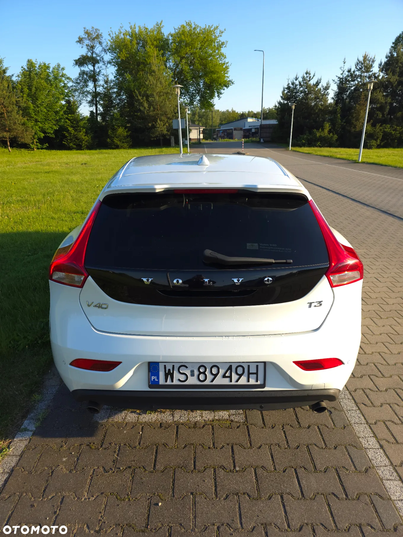 Volvo V40 T3 Drive-E Momentum - 12