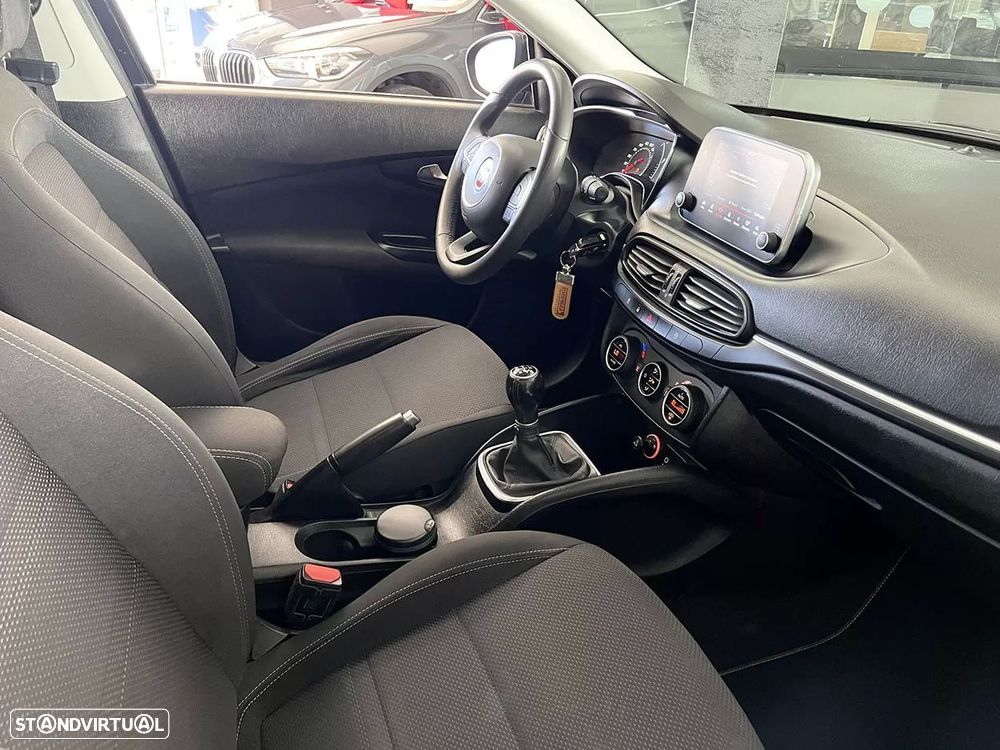 Fiat Tipo Station Wagon 1.3 M-Jet Lounge - 17