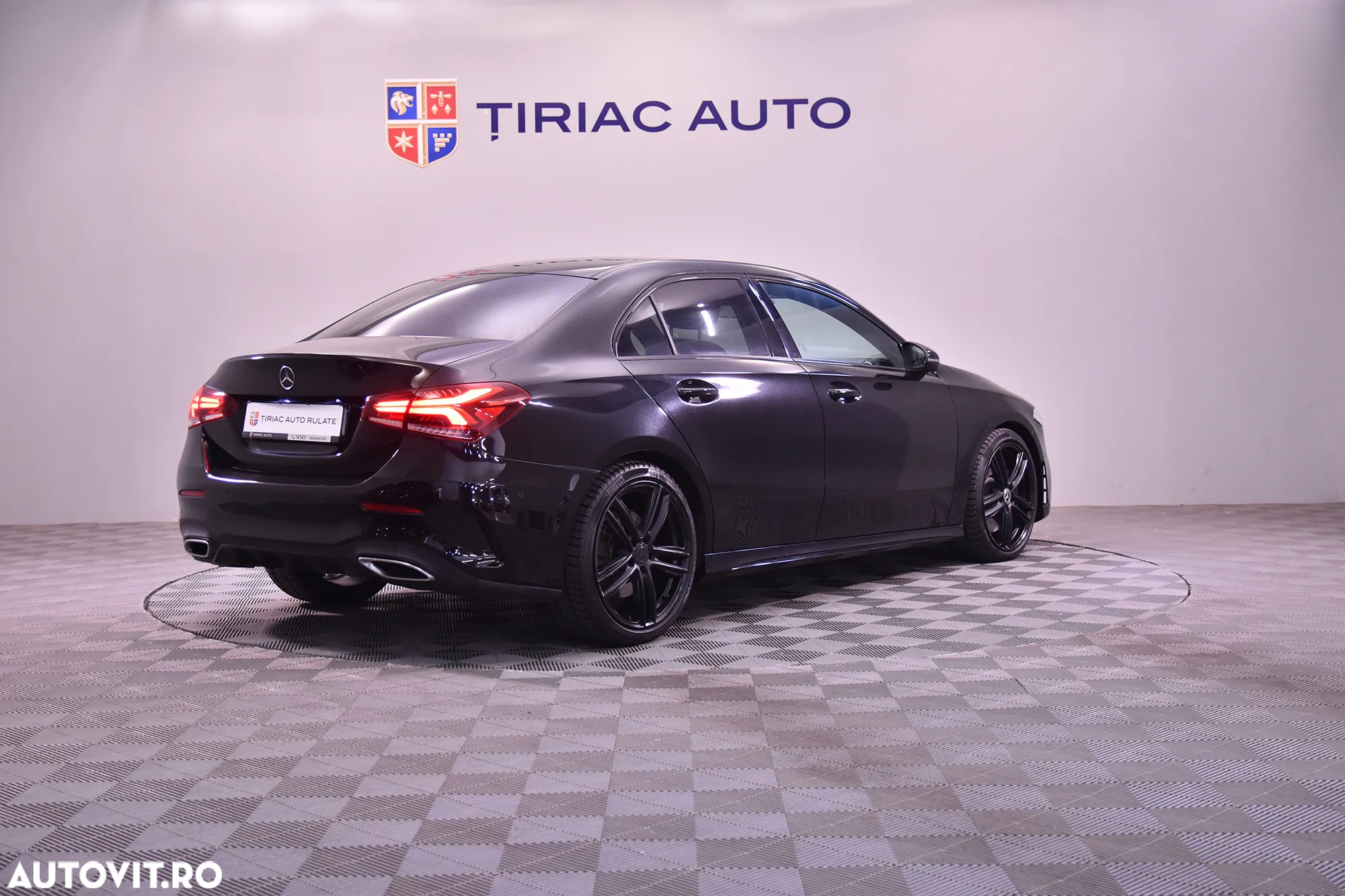 Mercedes-Benz A 250 4Matic 7G-DCT AMG Line - 5