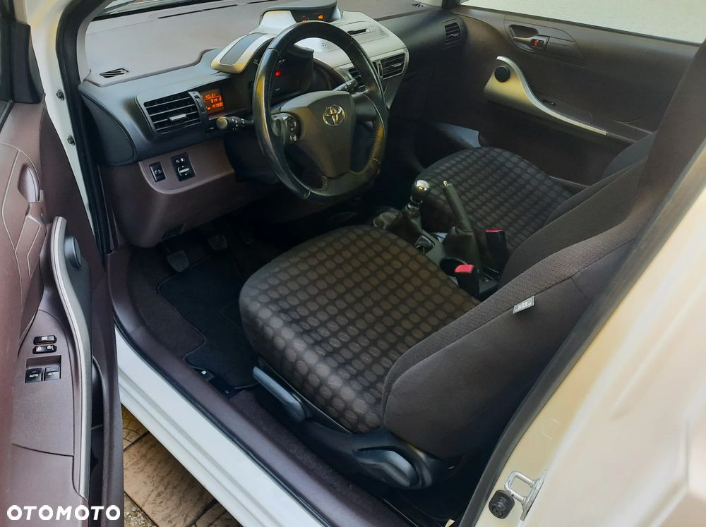 Toyota iQ 1.0 Sol EU5 - 5