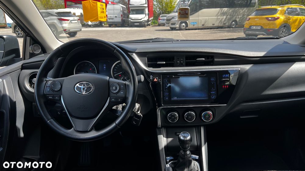 Toyota Corolla 1.6 Active - 19