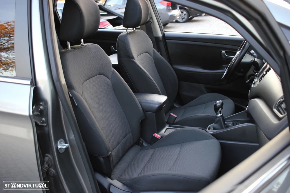 Kia Carens 1.7 CRDi ISG TX - 36