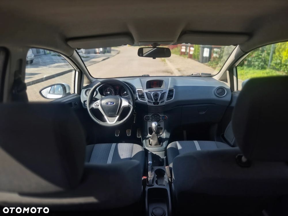 Ford Fiesta 1.25 Titanium - 24