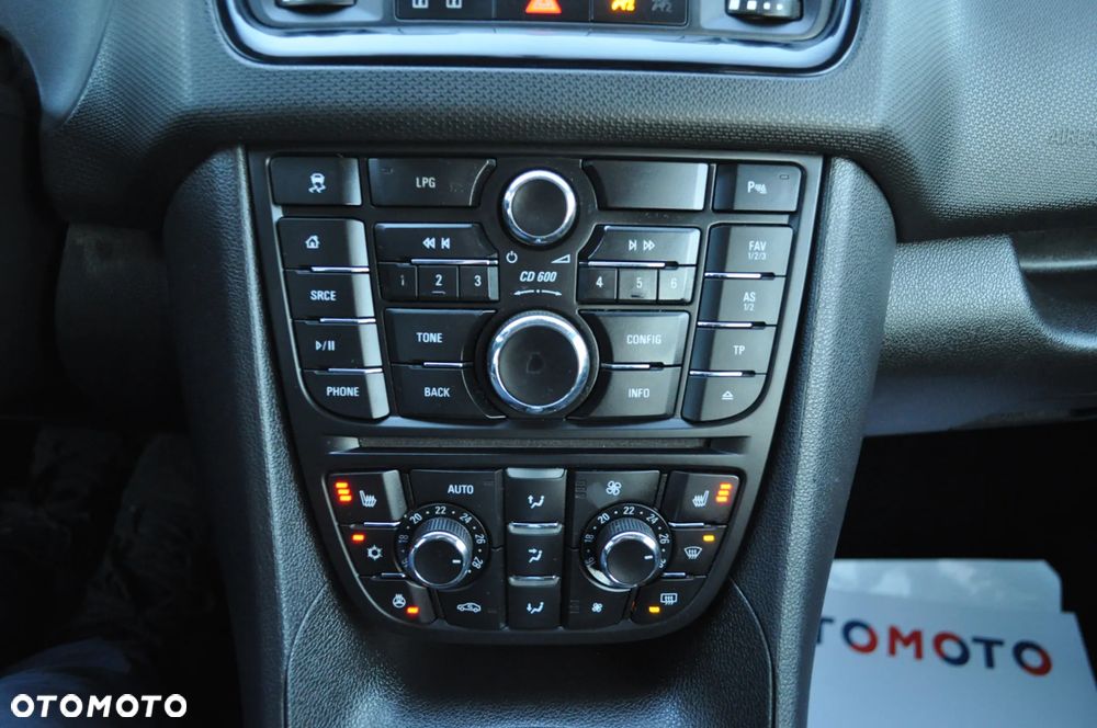 Opel Meriva 1.4 Innovation - 30