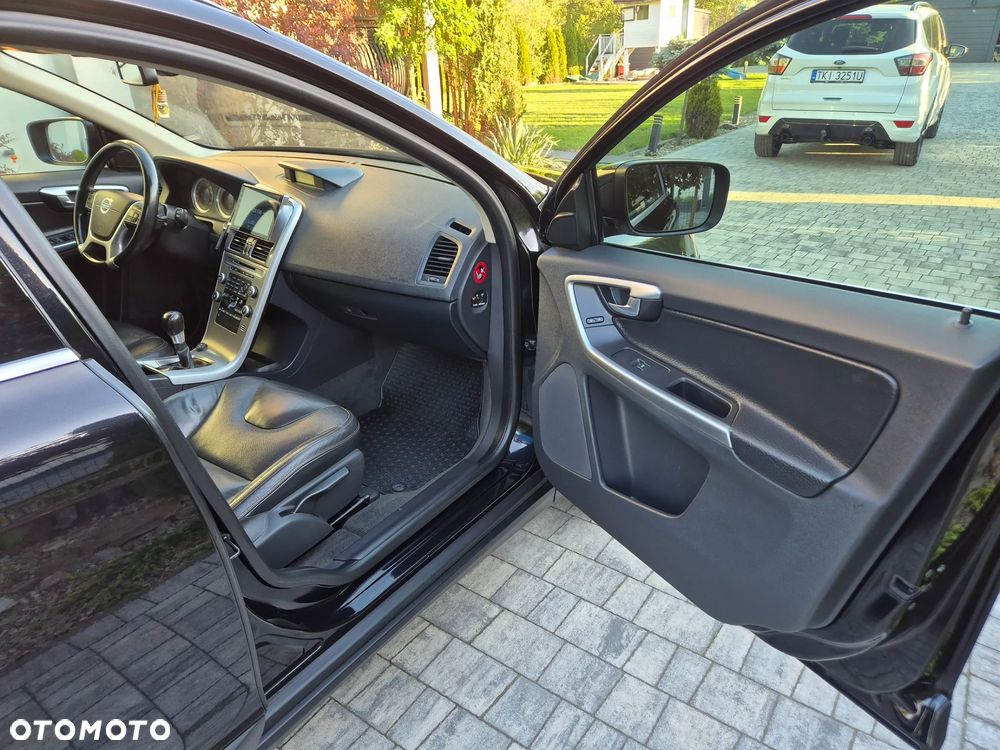 Volvo XC 60 2.4D Kinetic - 21
