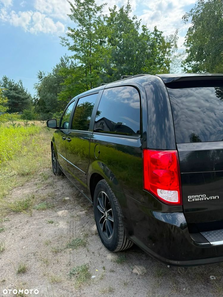 Dodge Grand Caravan 3.6 R/T - 8