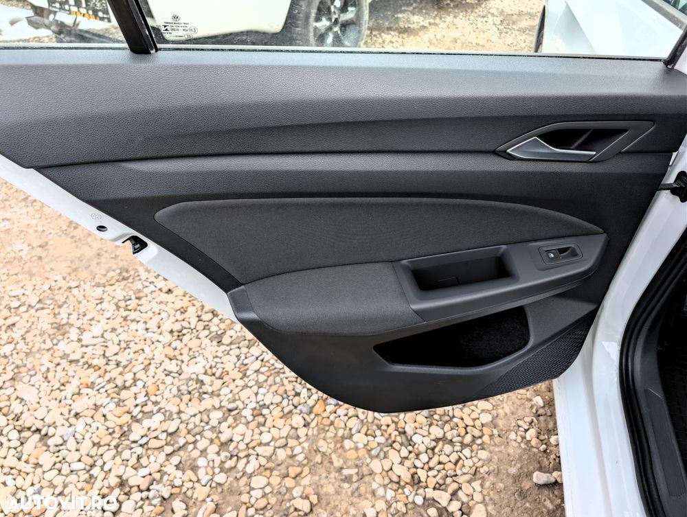 Volkswagen Golf 1.5 TSI ACT Style - 13