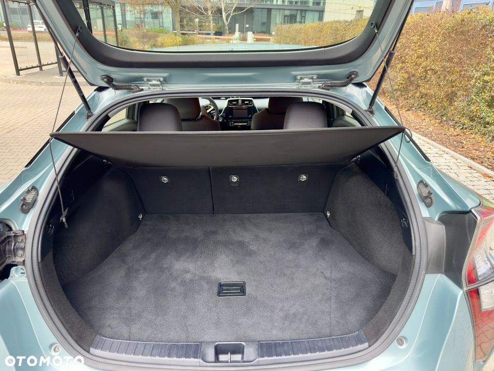 Toyota Prius 1.8 HSD Sol - 21