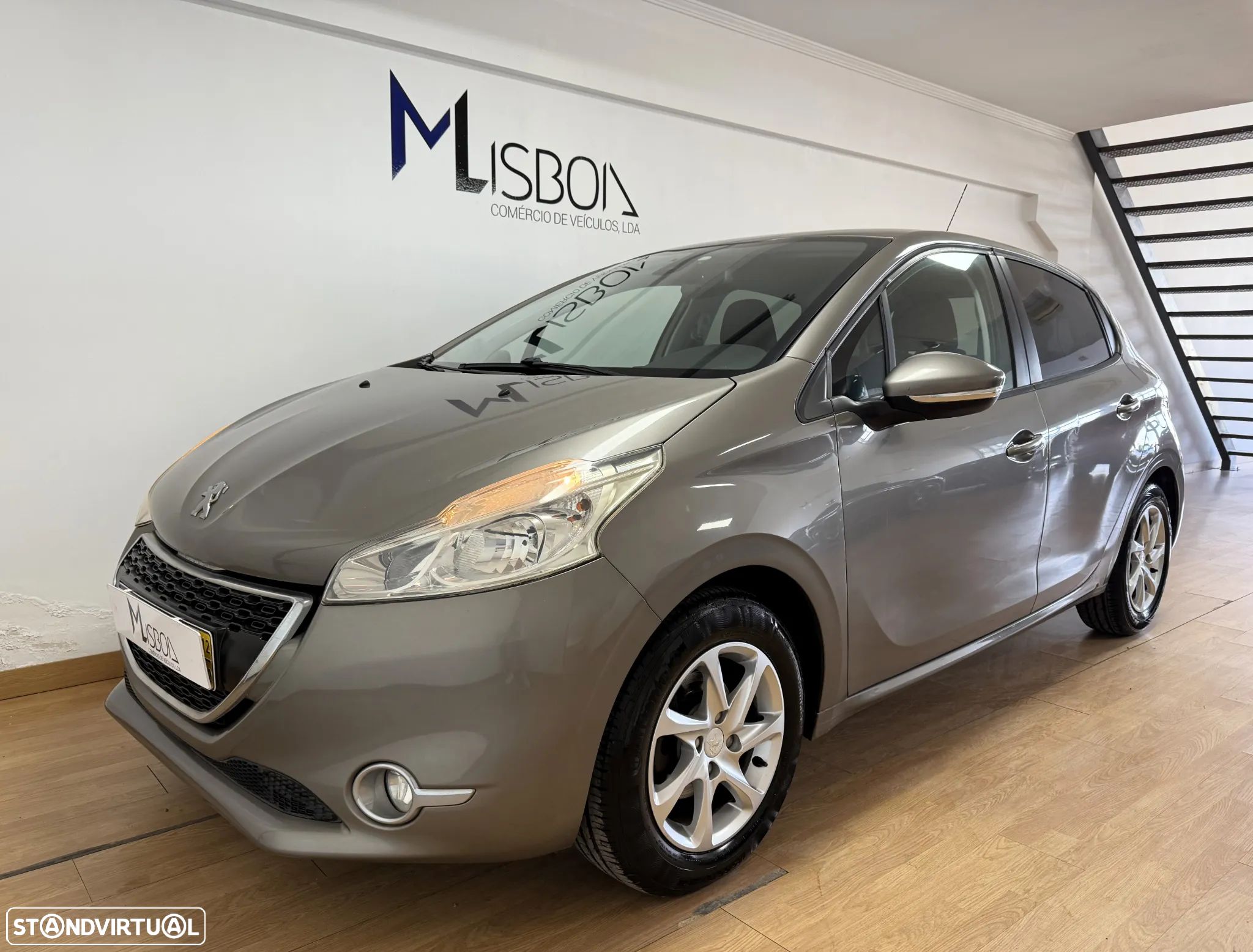 Peugeot 208 1.2 VTi Allure - 1