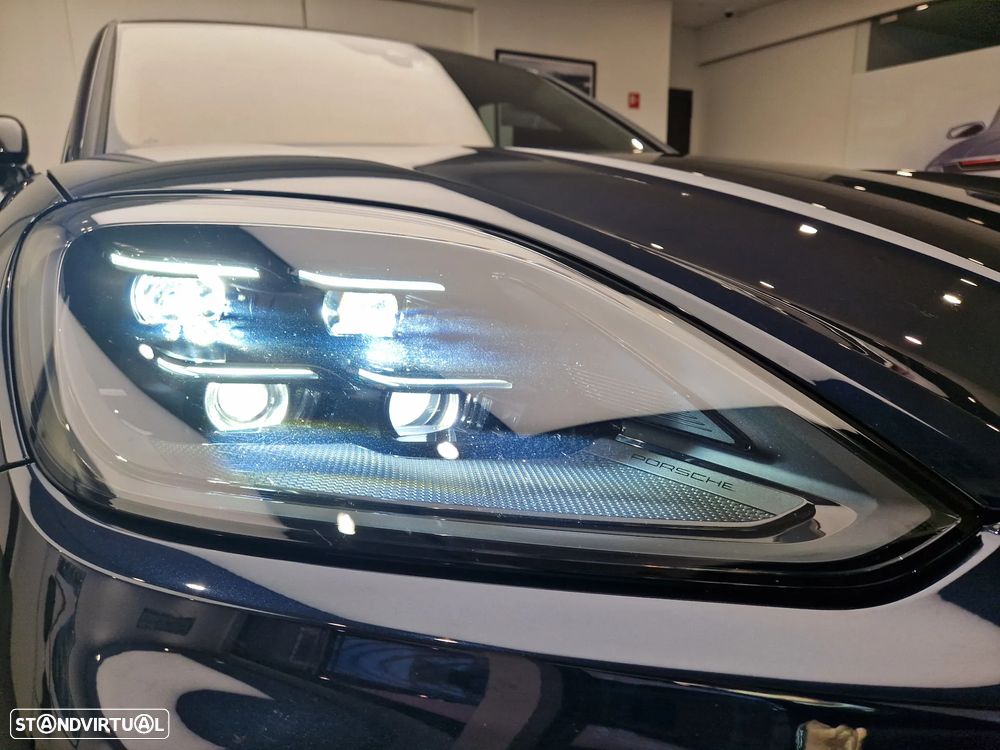 Porsche Cayenne Coupé Turbo E-Hybrid Pacote GT - 12