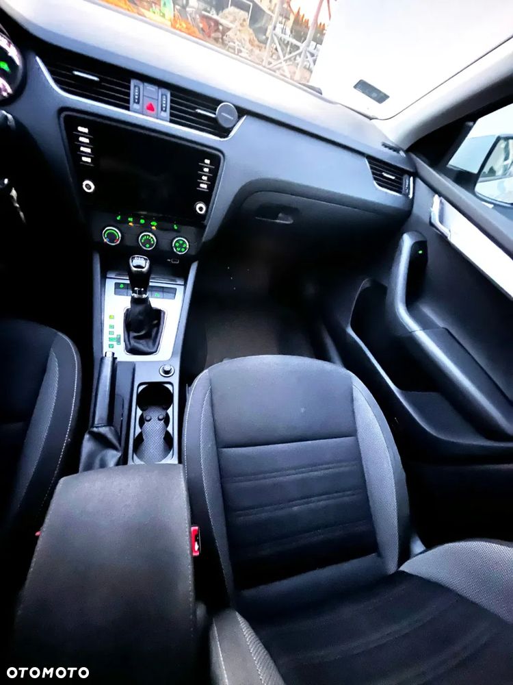Skoda Octavia 2.0 TDI DSG Ambition - 9
