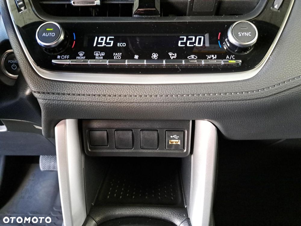 Toyota Corolla Cross - 18