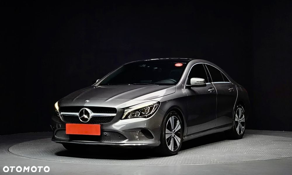 Mercedes-Benz CLA 250 4Matic 7G-DCT - 2
