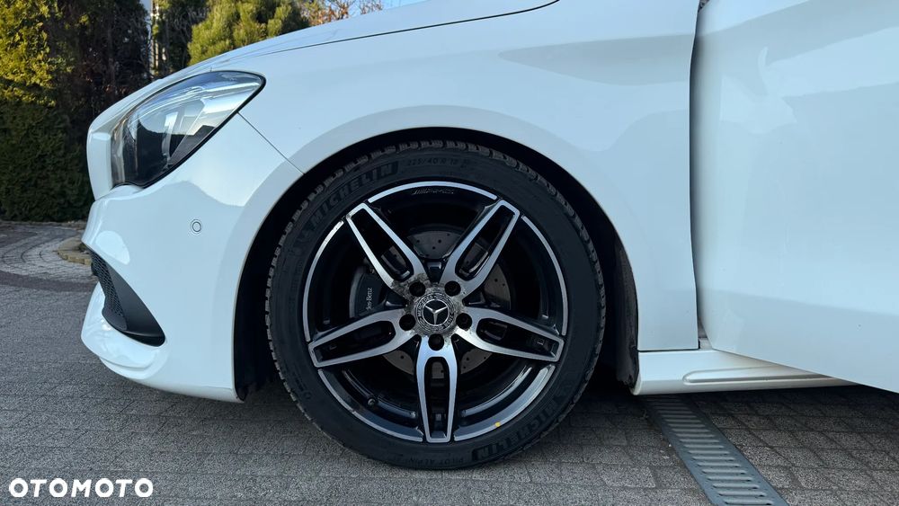 Mercedes-Benz CLA 200 7G-DCT AMG Line - 12