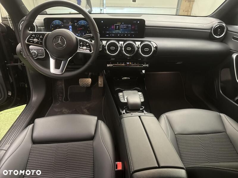 Mercedes-Benz CLA 200 7G-DCT - 22