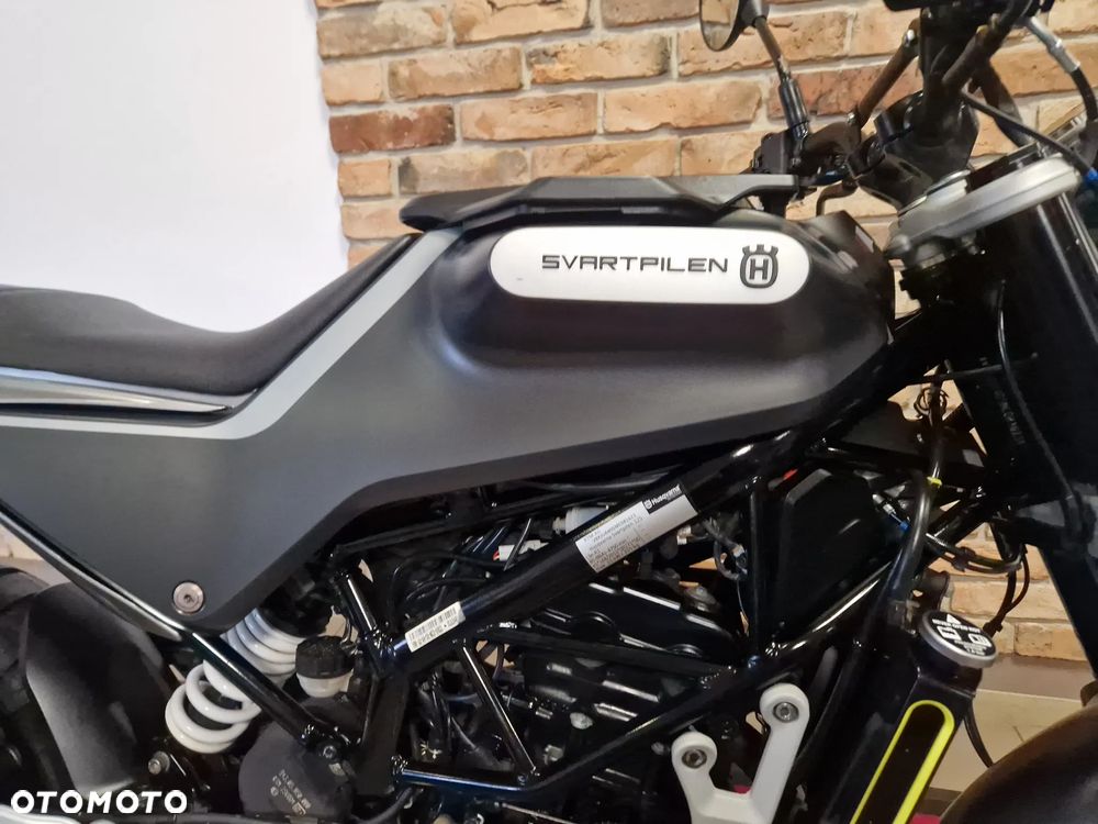 Husqvarna Svartpilen - 14