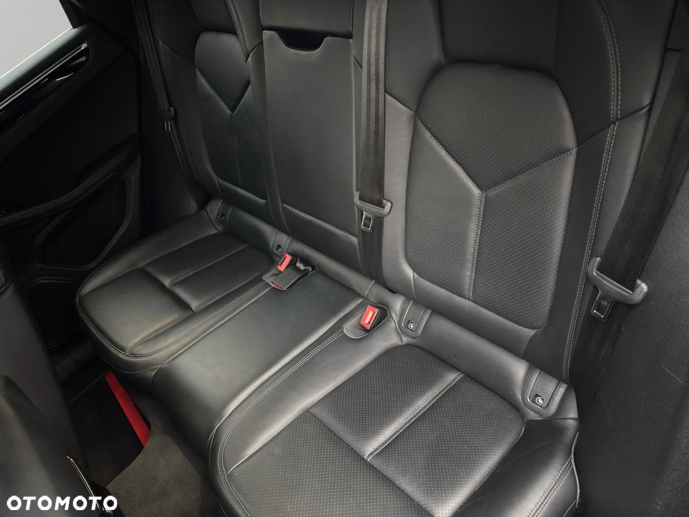 Porsche Macan Standard - 25