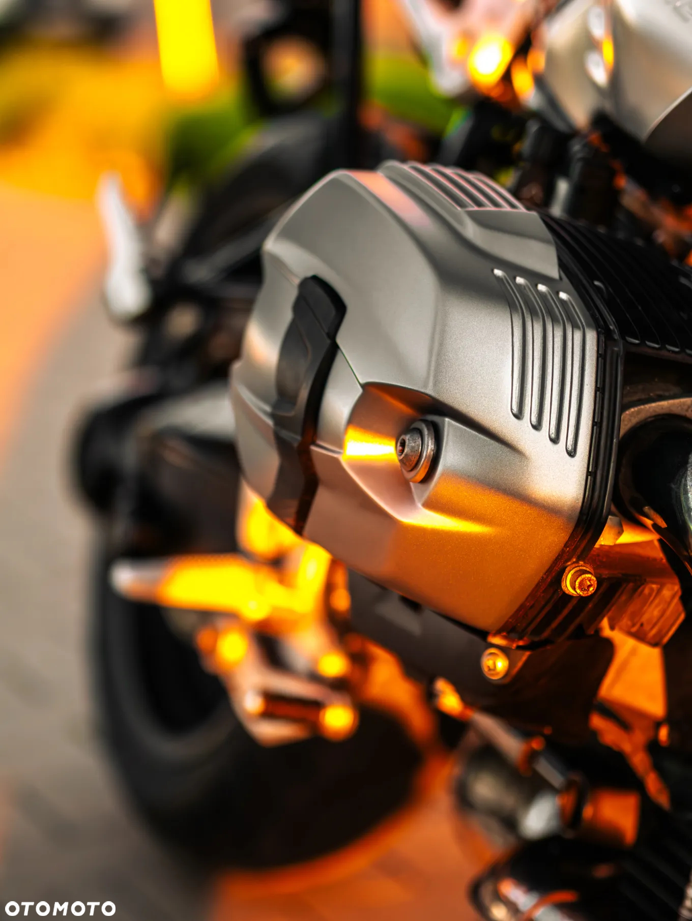 BMW R - 8