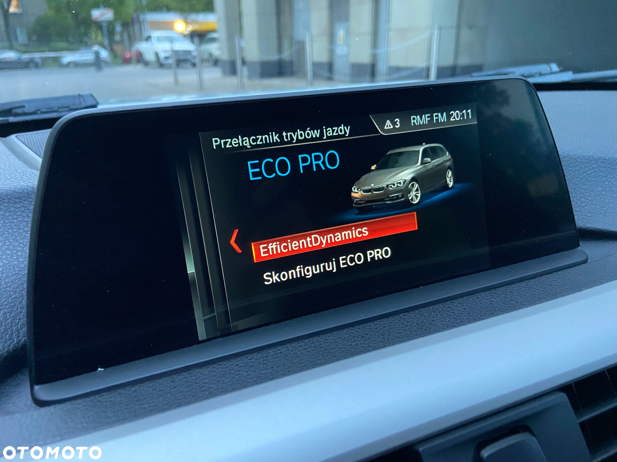 BMW Seria 3 320d Luxury Line sport - 35