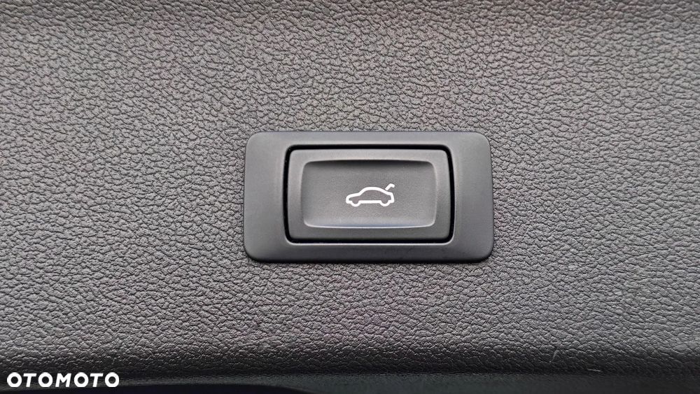 Audi A4 Avant 2.0 TDI DPF clean diesel S line Sportpaket - 40