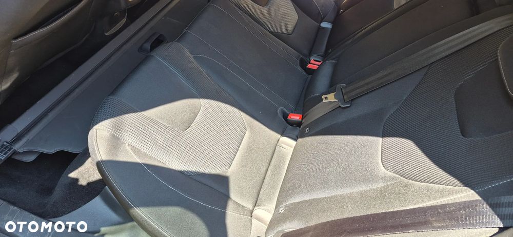 Ford Mondeo 2.0 Hybrid Titanium - 24