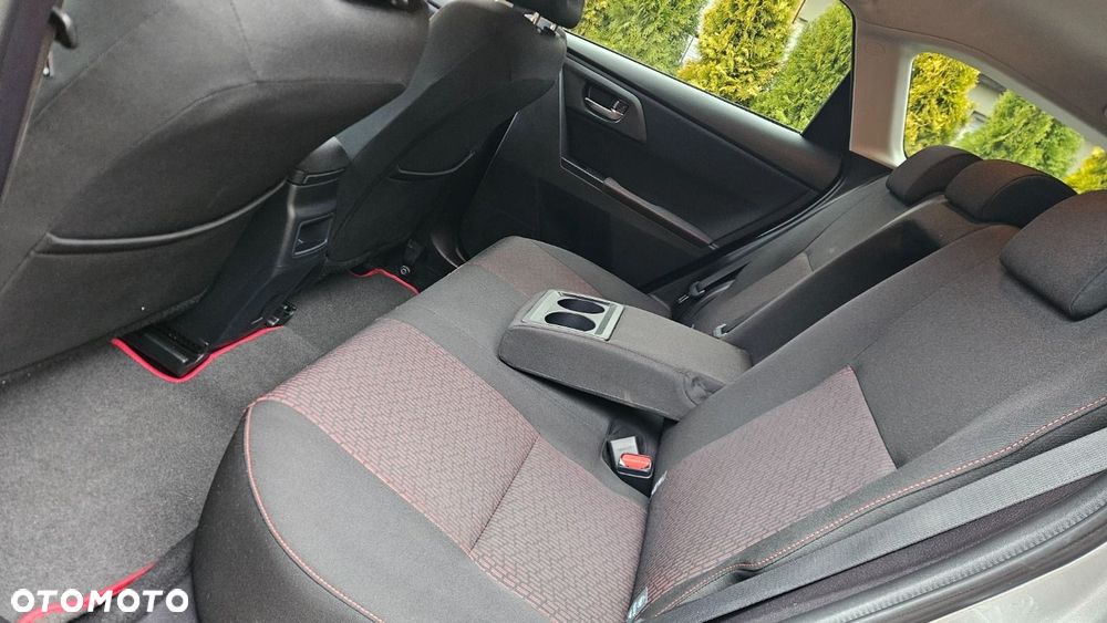 Toyota Auris - 17