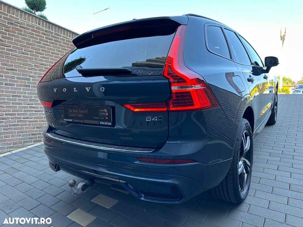 Volvo XC 60 B4 MHEV AT8 AWD R-Design - 4