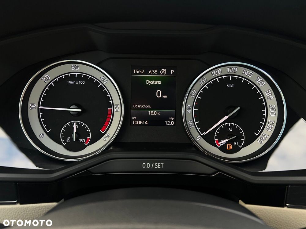 Skoda Superb 2.0 TDI SCR Style DSG - 25