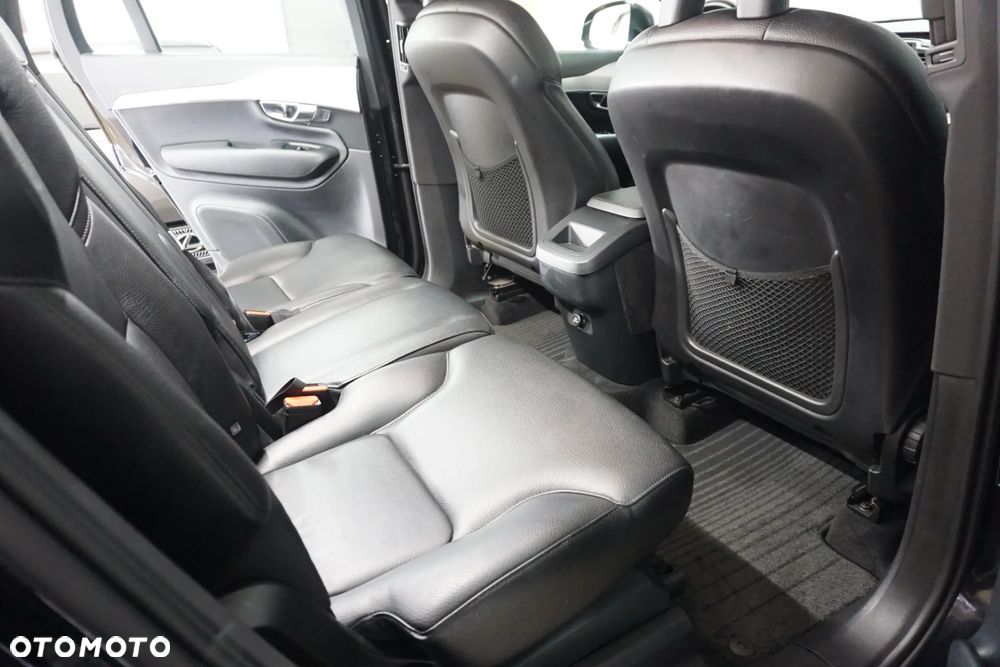 Volvo XC 90 D5 AWD Momentum 7os - 28