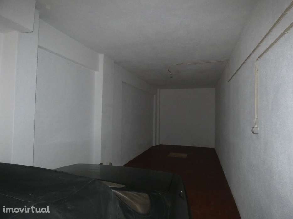 Garagem com 44 m² em Massamá – Capacidade para 3 Viaturas - Grande imagem: 3/22