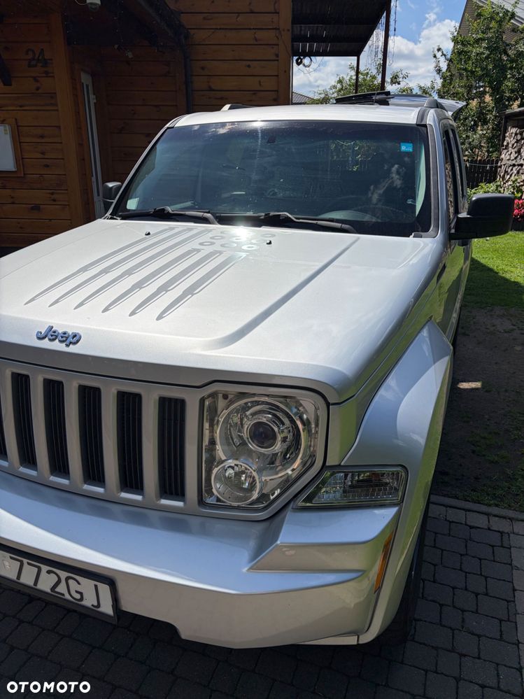 Jeep Liberty - 2