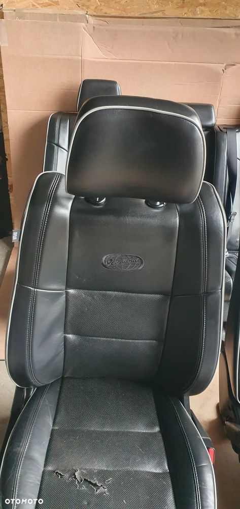Fotele przód tył kanapa skóra komplet Overland Jeep Grand Cherokee WK2 - 16