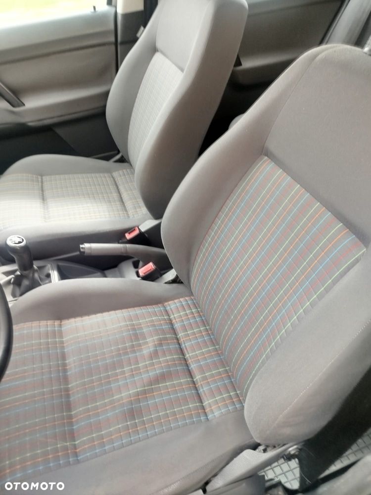 Volkswagen Polo - 6