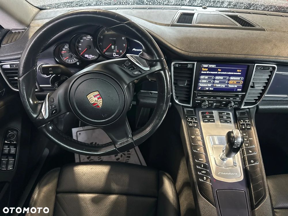 Porsche Panamera - 22